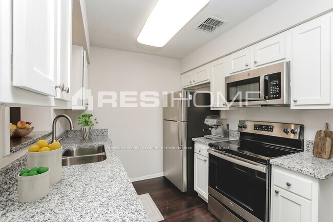 Building Photo - 1407 Sunridge Rd