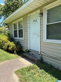 Building Photo - 1912 Lyle Dr