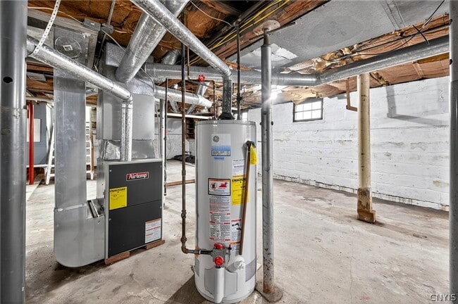 Building Photo - 111 Maplehurst Ave