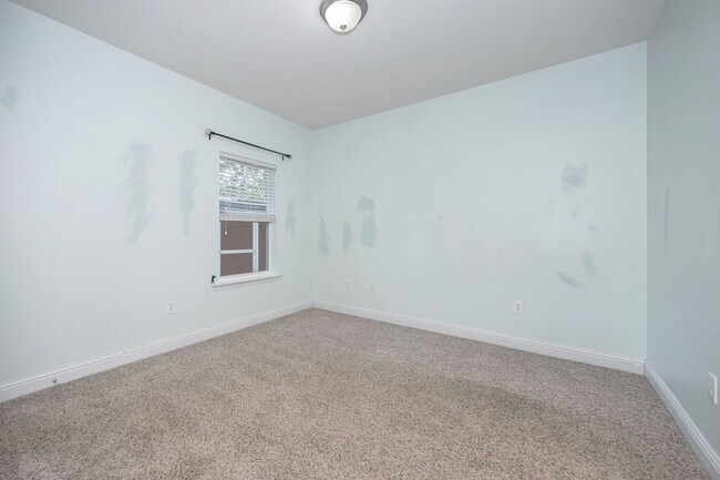 Building Photo - 1013 Silverbell Cv