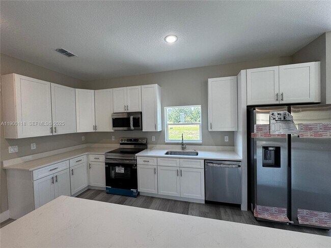 Building Photo - 7916 Granada Rd