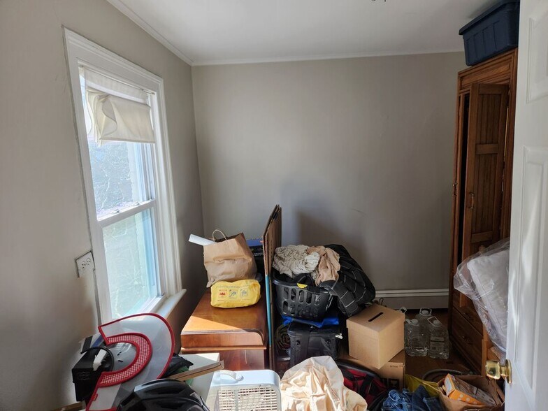 Building Photo - 36 Davis St