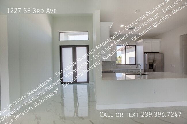 Building Photo - 1227 SE 3rd Ave