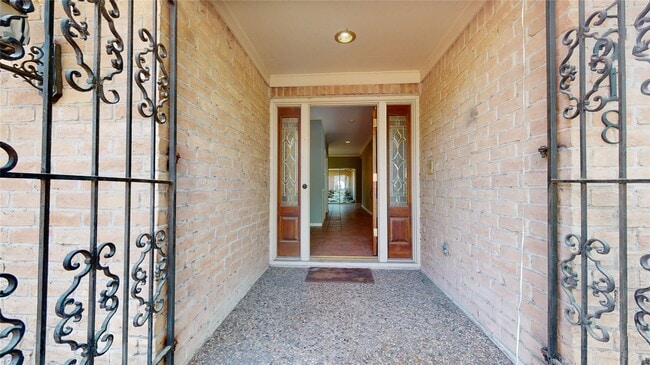 Building Photo - 12618 Misty Valley Dr