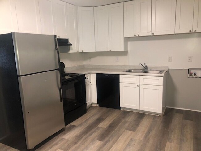 Building Photo - Three Bedroom Ranch Home in Yorkmount! COMING SOON!