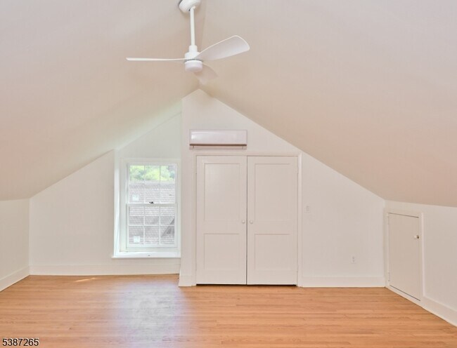 Building Photo - 46 York St