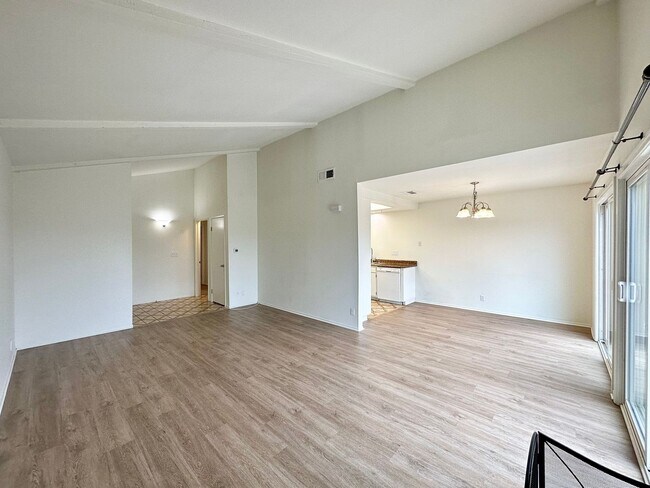 Building Photo - Oxnard Dunes | 2 Bedroom + 2 Bath Duplex -...