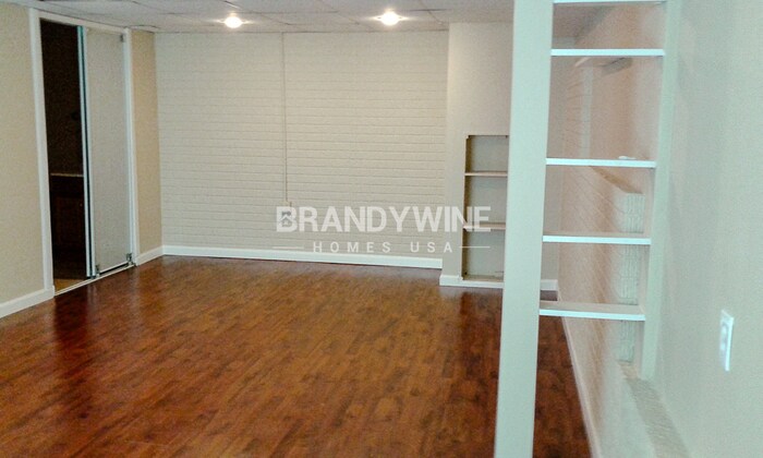 Building Photo - 107 Lake Terrace