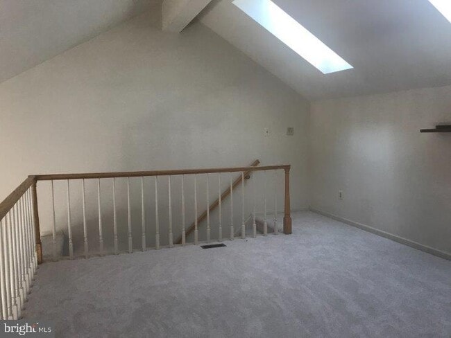 Building Photo - 5142 Woodford Dr