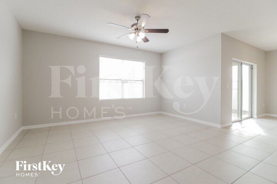 Building Photo - 325 Aberdeen Dr