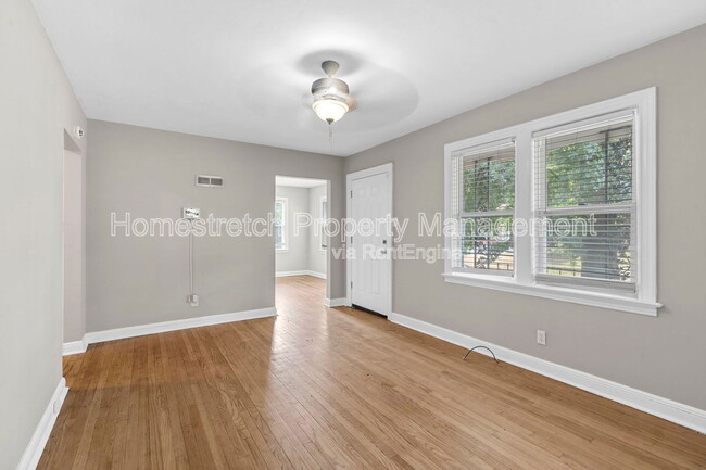 Building Photo - 2633 Avie Dr