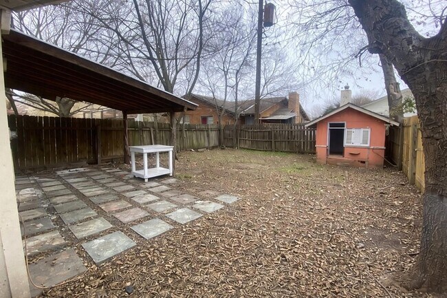 Building Photo - 1016 Fieldwood Dr