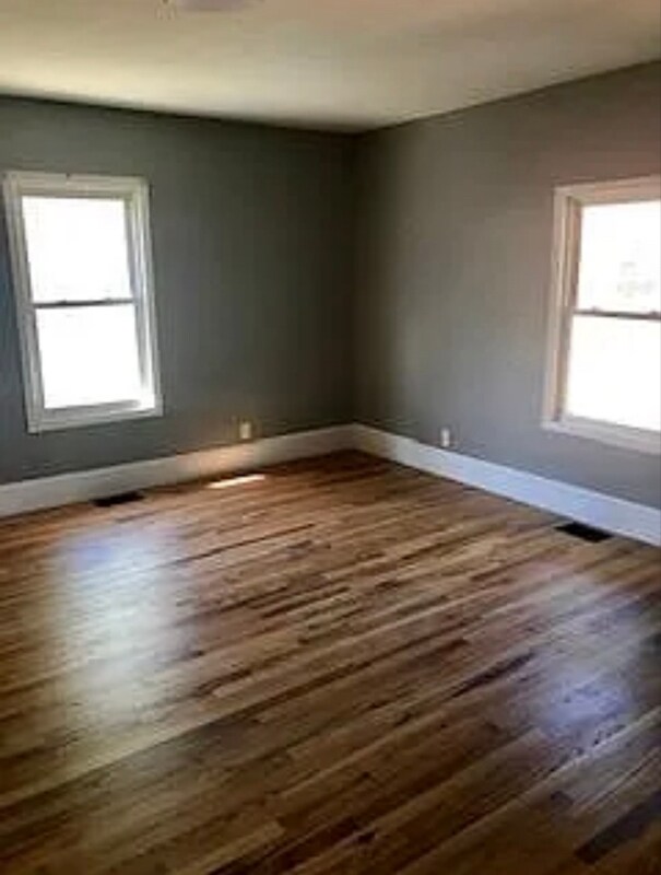 Building Photo - 955 Deckner Ave SW