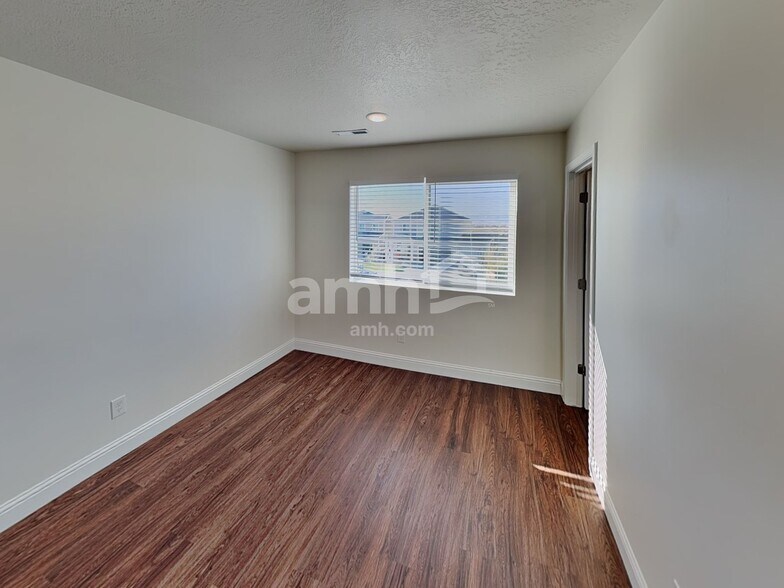 Building Photo - 1308 N 1980 E