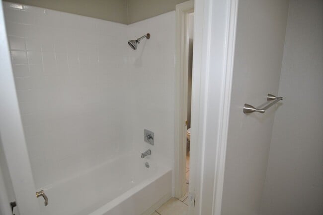 Building Photo - Spacious 4-Bedroom, 2-Bathroom Townhome in Grand Prairie!