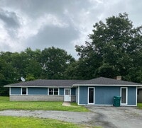 Building Photo - 2311 Oakwood Rd