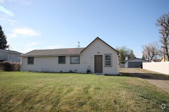 Building Photo - Sunnyside single family home with oversize...
