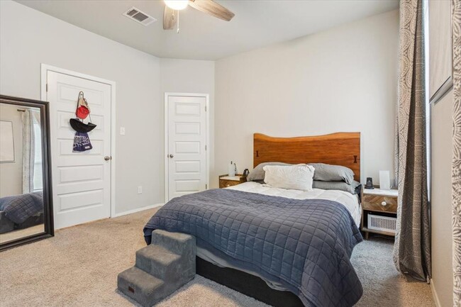 Building Photo - 5001 Black Onyx Dr