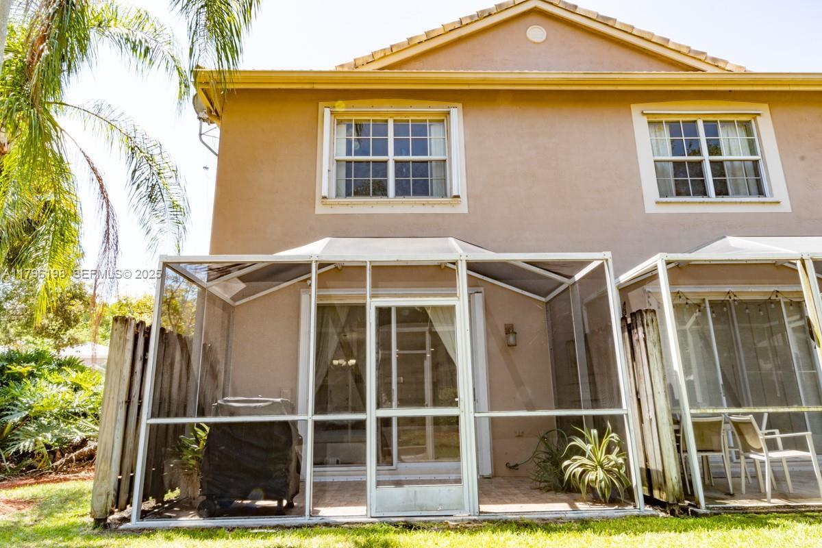 Building Photo - 1999 Madeira Dr