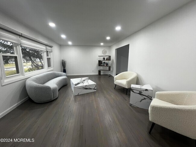 Building Photo - 85 Locust Ave