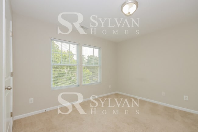 Building Photo - Prepare to fall in love with this 3 bedroom, 2.5 bathroom home