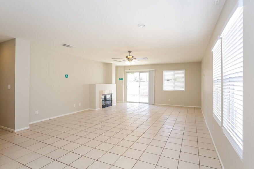 Building Photo - 865 Adobe Flat Dr