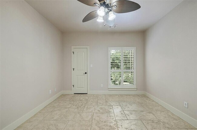 Building Photo - 116 Tallstar Dr