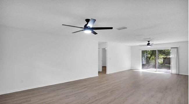 Building Photo - 1010 San Remo Rd