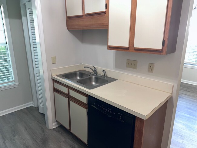 Building Photo - Beautiful Bevington Pines Three Bedroom Duplex