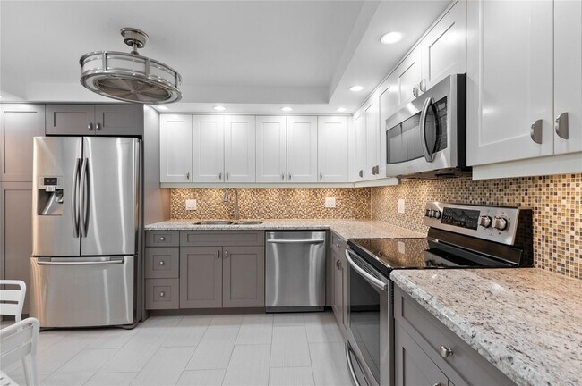 Building Photo - 3500 Galt Ocean Dr