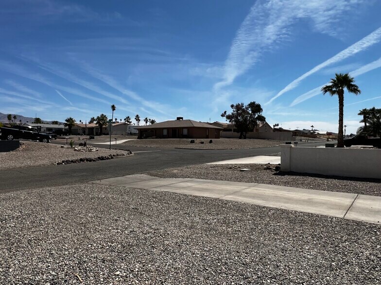 Building Photo - 261 Cottonwood Dr