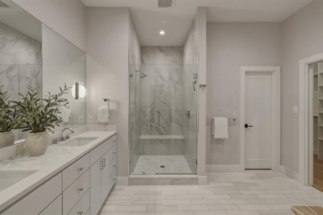 Building Photo - 7340 Syracuse Dr