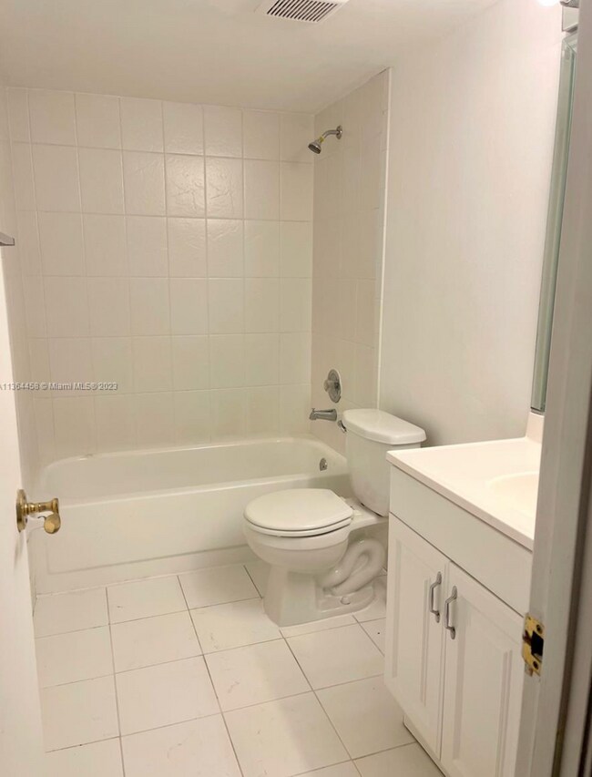 Building Photo - 6800 Cypress Rd