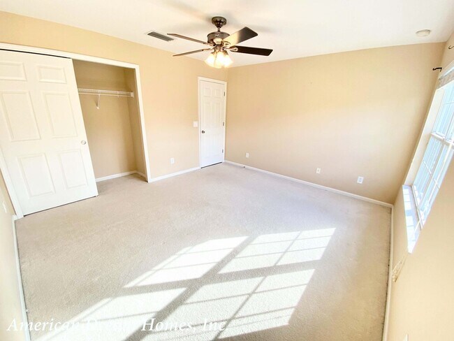 Building Photo - 10973 Willow Ridge Loop