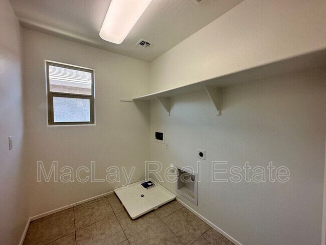 Building Photo - 2538 N 73rd Dr