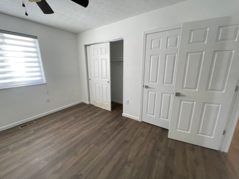 Building Photo - 617-621 N Sherry Dr