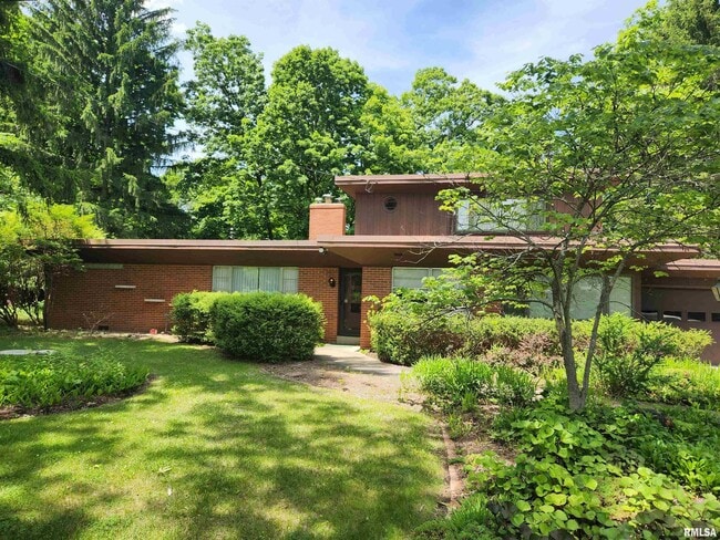 Building Photo - 151 W Detweiller Dr