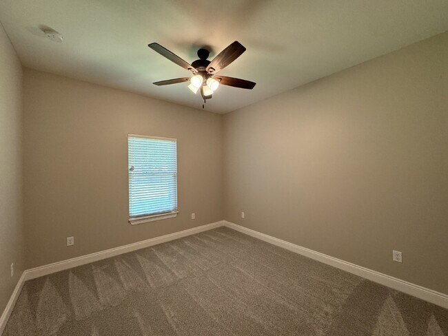 Building Photo - "Charming 4 Bed, 2 Bath Home with Granite ...