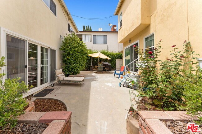 Building Photo - 1120 23rd St