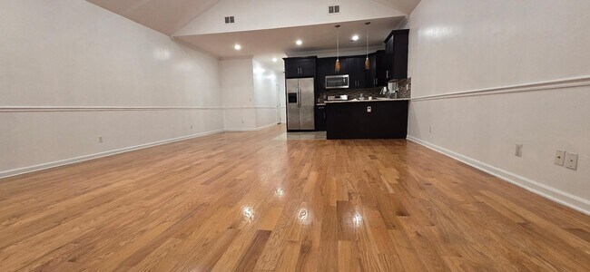 Building Photo - 47 Terhune Ave
