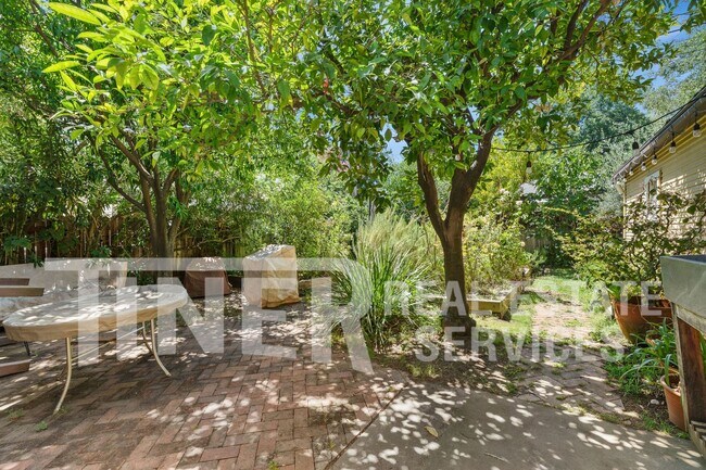 Building Photo - 516 San Miguel Way