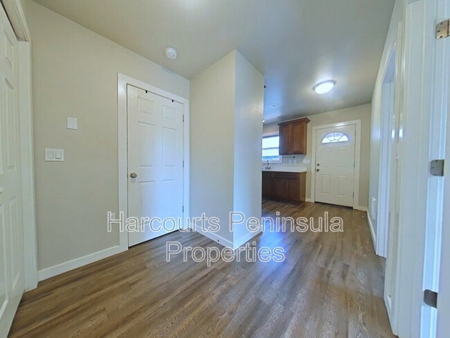 Building Photo - 1223 11th St