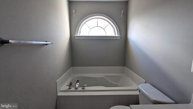 Building Photo - 12950 Tonka Ct