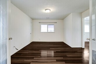 Building Photo - 7605 Waterlilly Ln