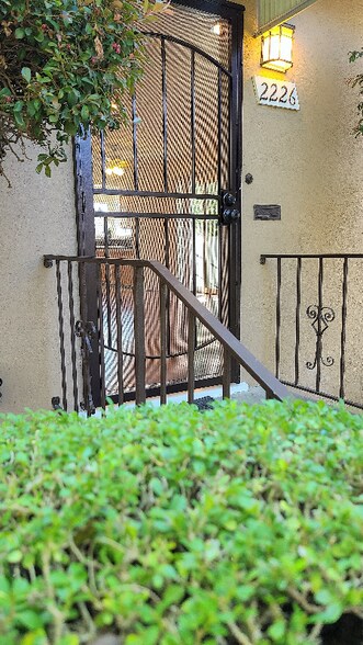 Building Photo - 2226 S Carmelina Ave