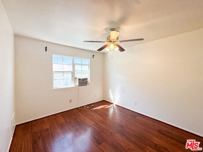 Building Photo - 750 Hyperion Ave