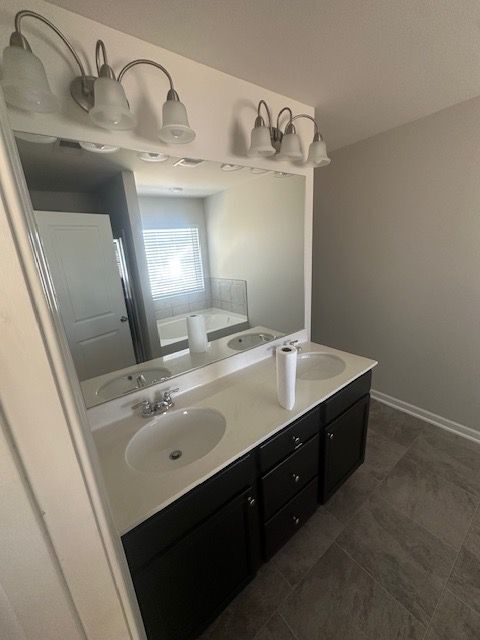 Building Photo - 3574 Saratoga Cir