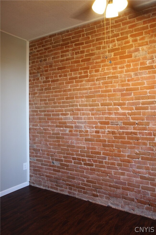Building Photo - 268 State St