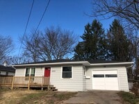 Building Photo - 2/1 Ranch Style Home