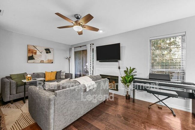 Building Photo - 5740 Martel Ave